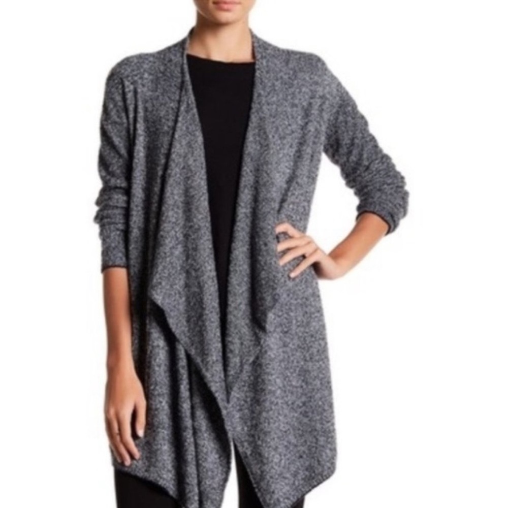 Barefoot Dreams Bamboo Chic Lite Calypso
Waterfall Dark Grey Cardigan Size: S/M